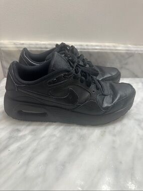 Nike Women's Air Max black  Leather  size 7
